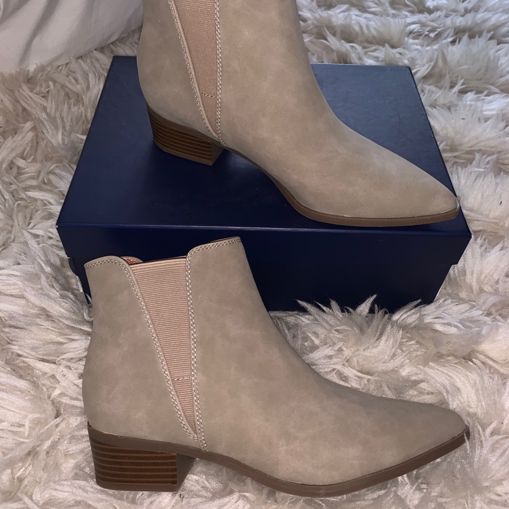 Indigo Rd Tan Suede Ankle Bootie 7.5